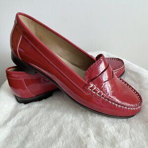 Jack Rogers Quinn Red Patent Leather Penny Loafers Size 7 Scallop Trim